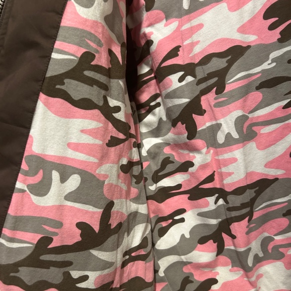 Sandy Elliott Embroidered Elbows Insulated Short Jacket Camo Design - Picture 2 of 6